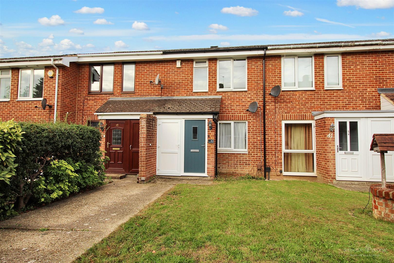 2 bed property in Sharnwood Drive, Reading